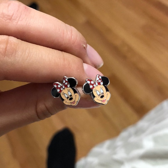 Disney Minnie Mouse earrings - Picture 1 of 1